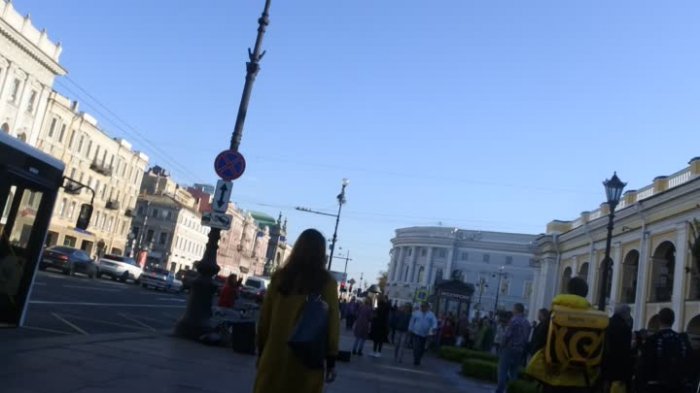 У Гостиного двора проходит розыгрыш квартир