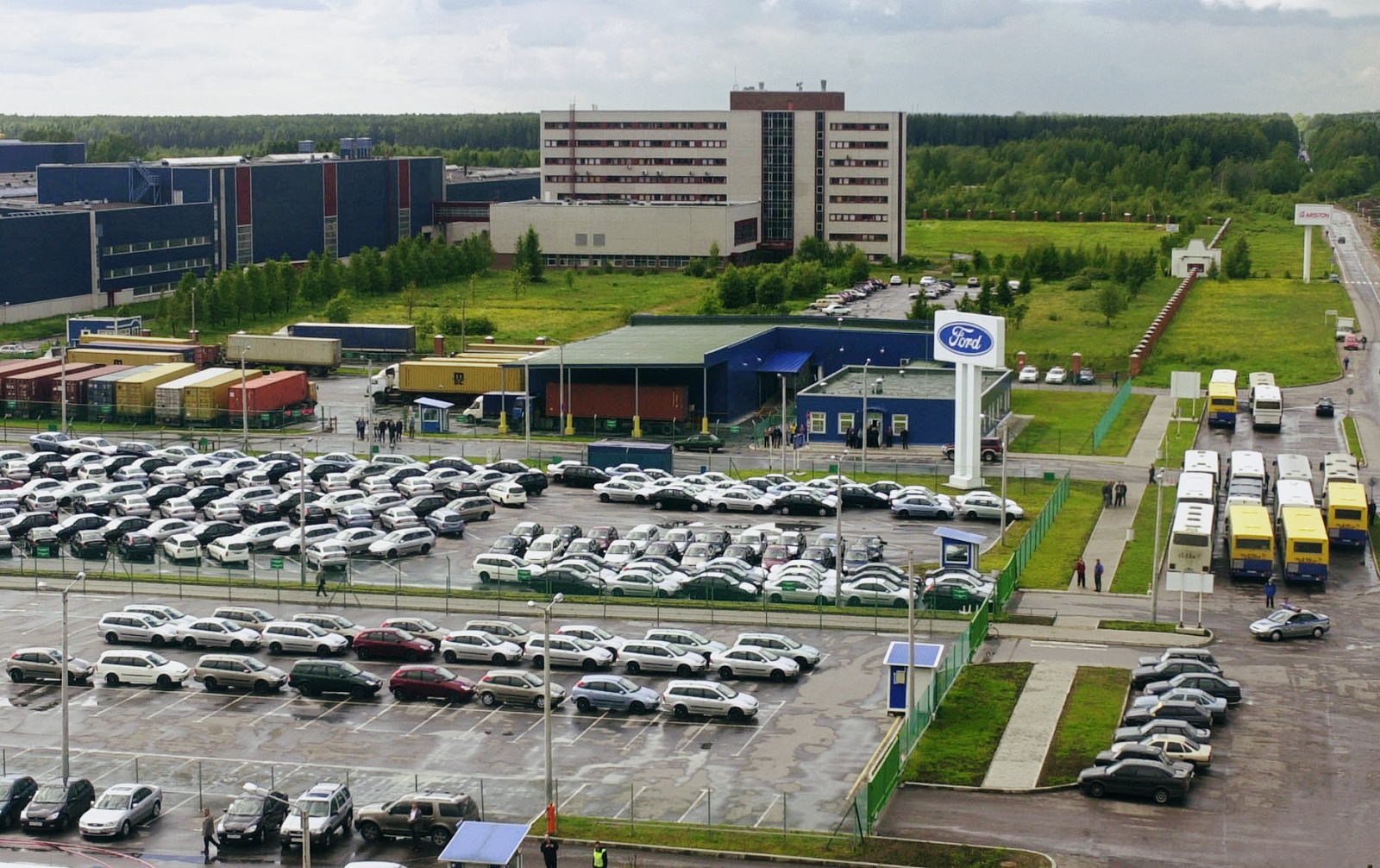 Автоконцерн Ford продает заводы в Ленобласти и Татарстане Автоконцерн Ford продает заводы в Ленобласти и Татарстане